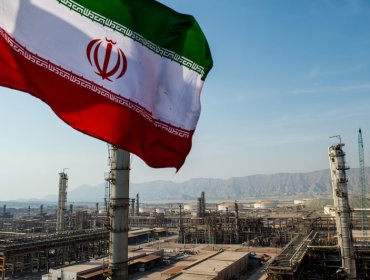 EE.UU. autoriza la venta de petróleo iraní durante dos meses ante avance de las negociaciones