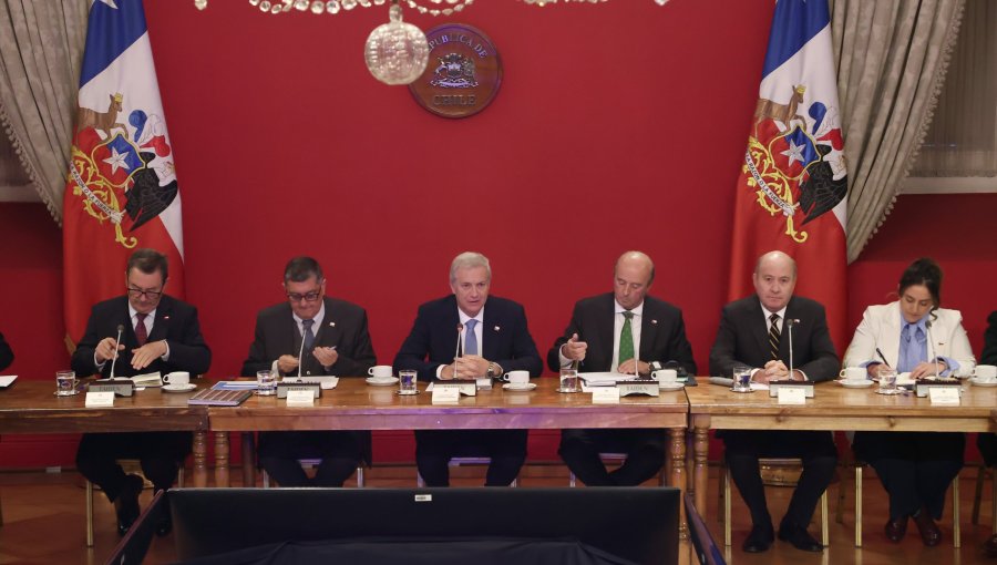 Presidente Kast advierte impacto del invierno en el empleo y pide a sus ministros analizar plan laboral
