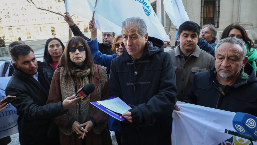 Gremios de la educación entregan carta al Presidente Kast manifestando preocupación por situación del sector ante recortes