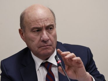 CFA contradice denuncia de Quiroz y afirma que "no identifica inconsistencia aritmética" en proyecciones del gobierno anterior