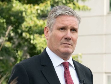 Keir Starmer dimite como primer ministro del Reino Unido tras perder apoyo en su partido