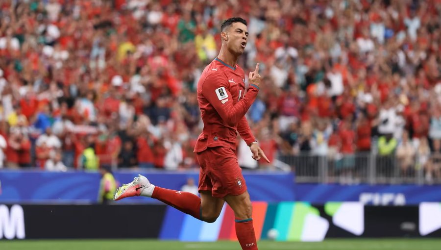 Cristiano Ronaldo marcó un doblete en la goleada de Portugal ante Uzbekistán y encamina su avance en el Mundial