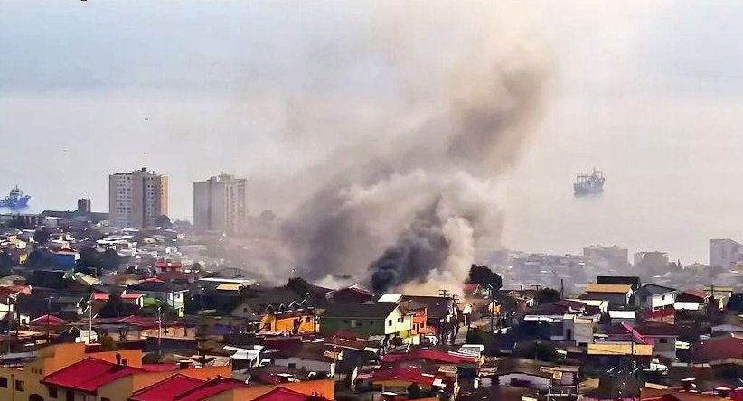 Incendio destruyó una vivienda de material ligero en el cerro Los Placeres de Valparaíso