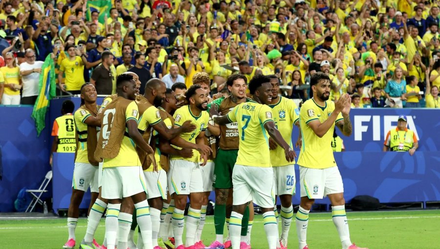 Brasil clasifica a dieciseisavos del Mundial como primero de grupo tras golear a Escocia