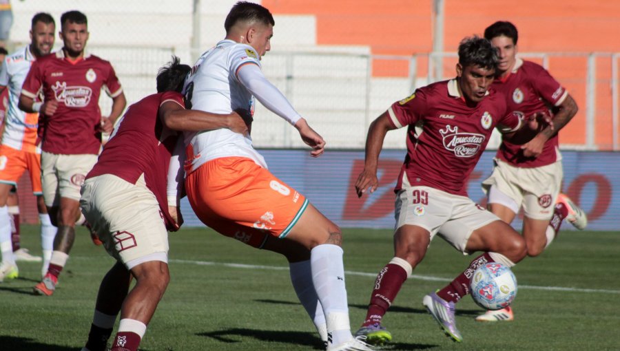 D. La Serena resistió con un jugador menos y empató sin goles ante Cobresal por la Copa Chile