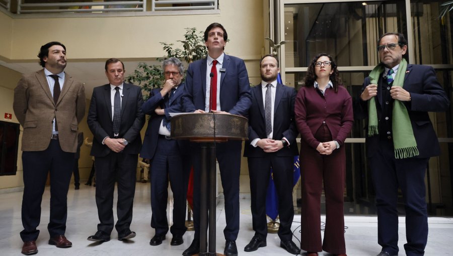Grupo transversal de diputados ingresa reforma para fortalecer las acusaciones constitucionales y evitar uso político