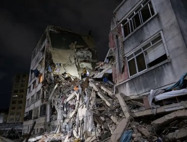 Suben a 235 los fallecidos y 4.300 los heridos en Venezuela tras devastadores terremotos