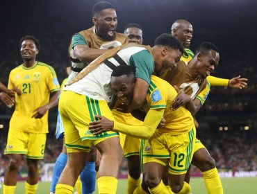 Sudáfrica derrotó a República de Corea y por primera vez superó la fase de grupos de un Mundial