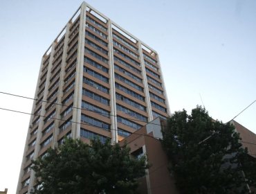 Gobernador Mundaca confirma financiamiento para el estudio que definirá el futuro del edificio Esmeralda de Valparaíso