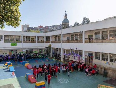 Cierre de la Escuela San Ignacio en Valparaíso: las claves del traslado de alumnos, continuidad de los cupos y el futuro de trabajadores