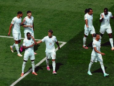 Francia goleó 4-1 a Noruega y cerró como líder del Grupo I del Mundial de Norteamérica