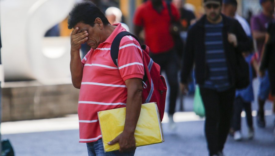 Cadem: un 82% de los encuestados cree que Chile enfrenta una "emergencia laboral"