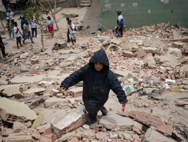 Venezuela confirma que cifra de fallecidos por los terremotos aumenta a 235 personas