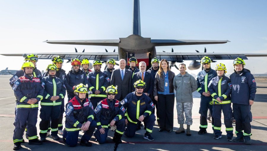 Segundo vuelo de la FACh despegó hacia Venezuela con tres toneladas de ayuda humanitaria y 16 nuevos rescatistas