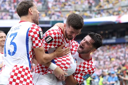 Croacia logra romper el cerrojo de Ghana y acaba como segunda del Grupo L
