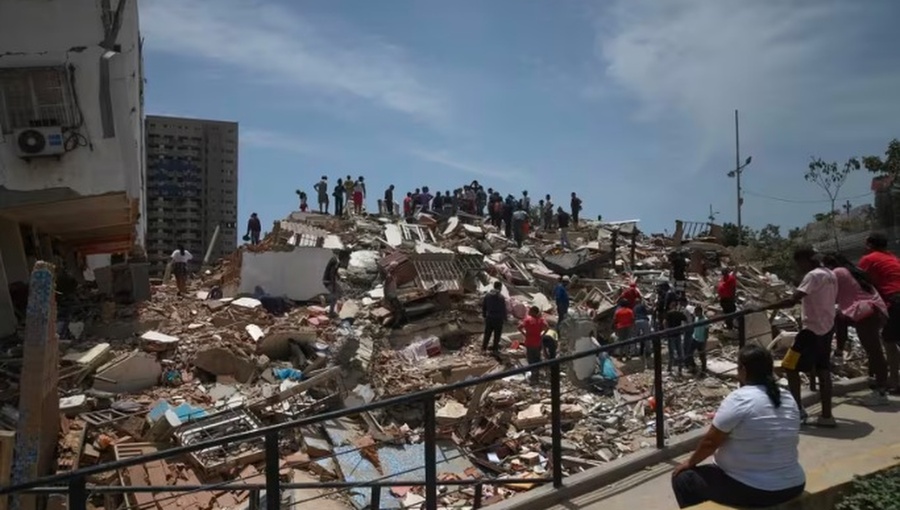 Venezuela restringe acceso a La Guaira para facilitar labores de rescate tras Terremoto
