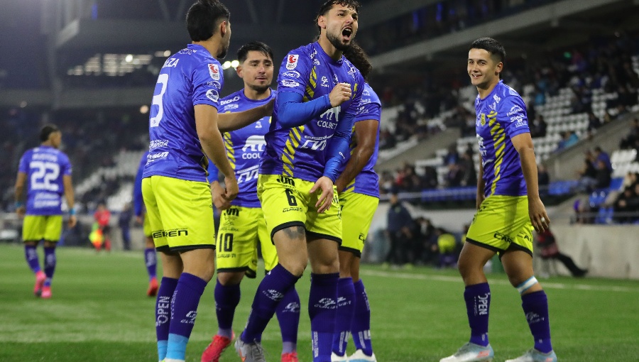 La UC remonta ante San Luis y mantiene su campaña perfecta en la Copa Chile