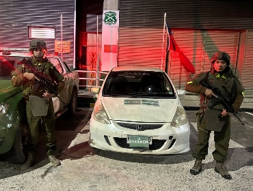 Detienen a tres bolivianos por contrabando de vehículos en Chungará y Visviri