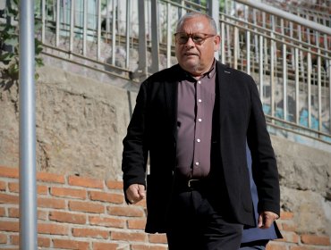 Gobernador Mundaca respalda desalojo de la megatoma de San Antonio y recalca que "no se puede naturalizar la toma de terrenos”