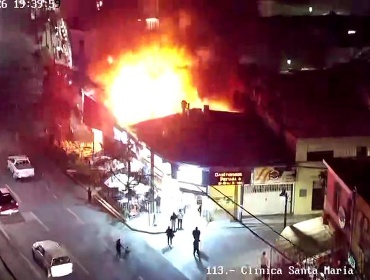 Mueren dos adultos mayores por explosión e incendio en el Barrio Bellavista de Providencia