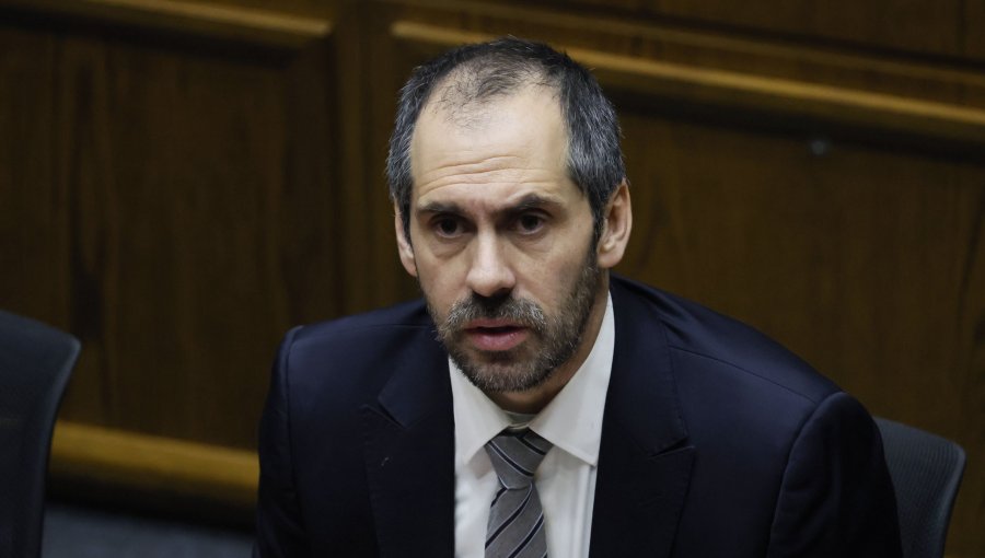 Por amplio margen: Senado rechaza la acusación constitucional en contra del exministro Nicolás Grau