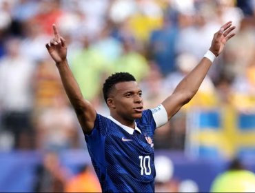 Francia arrasa con Suecia con doblete de Mbappé y enfrentará a Paraguay en octavos del Mundial