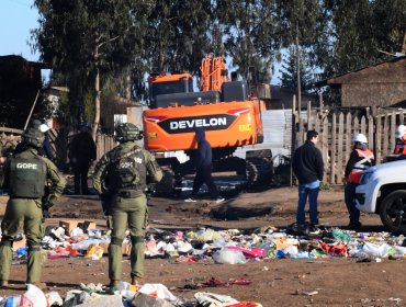 Segunda etapa del desalojo de la megatoma de San Antonio deja 30 casas demolidas, una hectárea recuperada y un sujeto detenido
