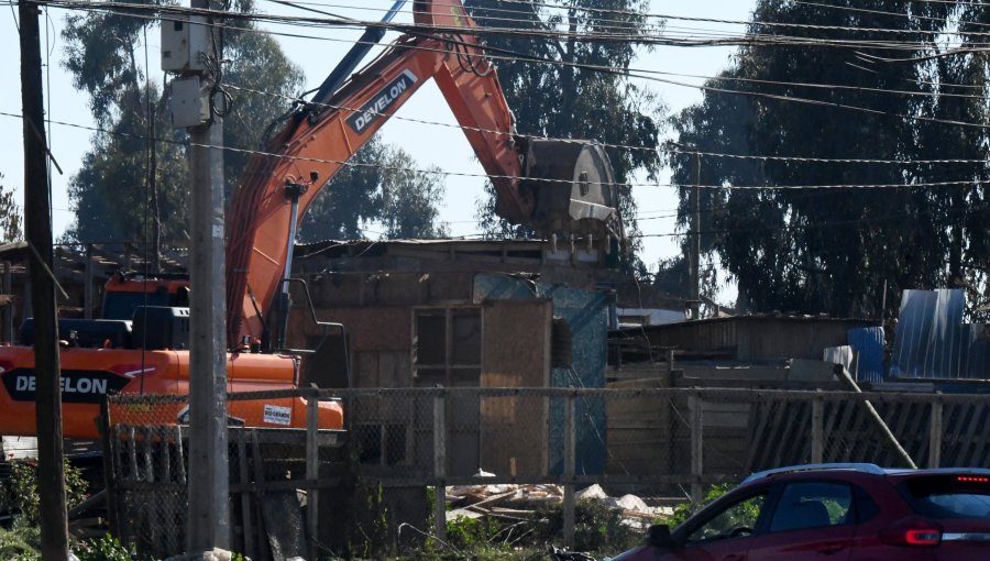 Académico llama a crear planes de ciudad tras expropiación de la megatoma de San Antonio: “No pueden ser soluciones a la rápida”