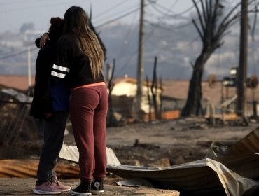 Damnificados del megaincendio en Viña del Mar acuden a la ministra Chomalí clamando por atenciones en salud mental