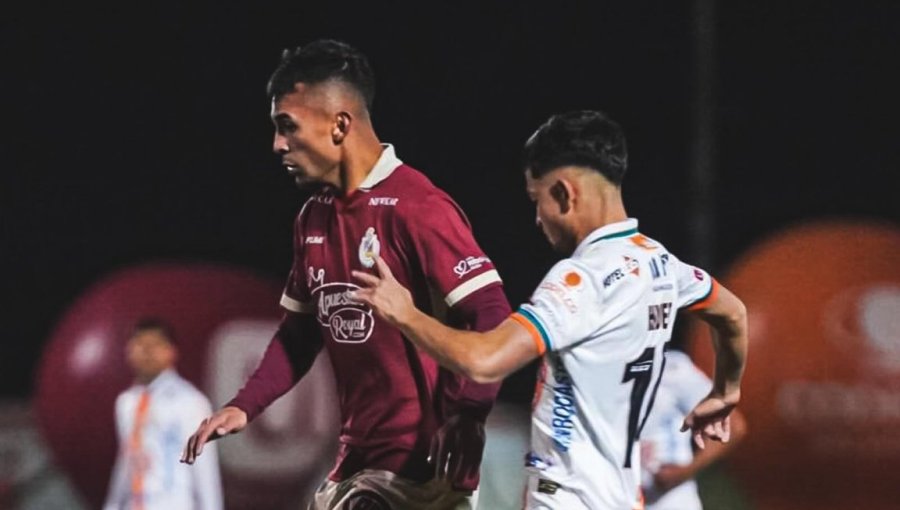 D. La Serena festeja en El Salvador tras derrotar sobre la hora a Cobresal por la Copa Chile