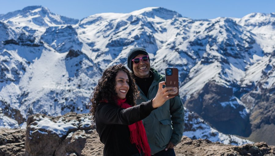 Estudio revela que solo dos de cada diez chilenos planean salir de vacaciones de invierno este año