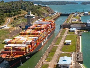 Trump advierte a China que su país no permitirá que controlen el Canal de Panamá