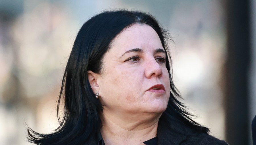 Contraloría concluye que la exministra Steinert se excedió en sus atribuciones al solicitar información a la PDI