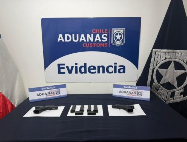 Descubren pistolas y cargadores ocultos en el baño de un bus internacional que ingresaba a Chile por Los Libertadores