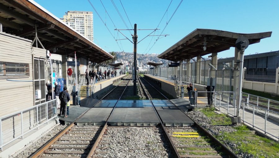 Comienza marcha blanca de paso peatonal ampliado en estación Francia de Valparaíso