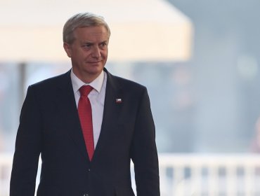 Encuesta Cadem: Aprobación del Presidente Kast cae a 38% y desaprobación sube a 58%