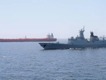 Irán asegura que el estrecho de Ormuz está bajo su mando y exige salida de EE.UU.