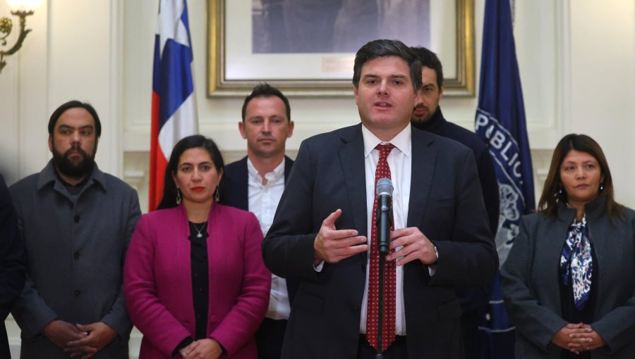 Alcaldes tras reunión con ministro Quiroz por contribuciones en la megarreforma: "Con respecto a la focalización no nos fue bien"