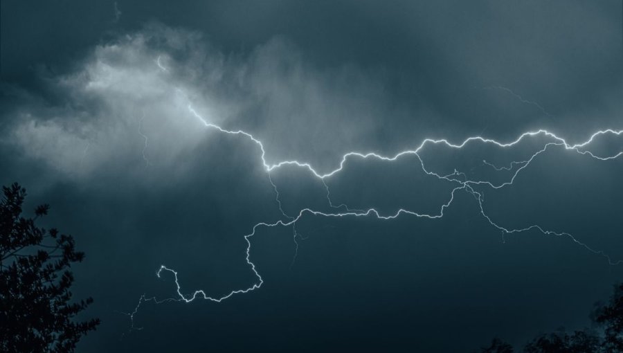 Emiten aviso por posibles tormentas eléctricas en el archipiélago Juan Fernández