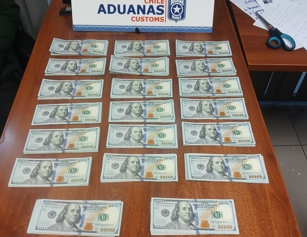 Aduanas detecta contrabando de casi US$280 mil ocultos en camión que ingresaba a la región de Arica