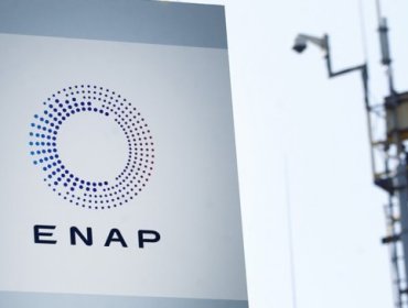 Ordenan a ENAP reincorporar a trabajador despedido por viajar a México para asistir a nacimiento de hijo