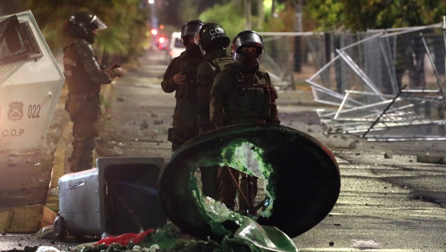 Mantienen arresto domiciliario total para carabineros imputados por muerte de hinchas de Colo-Colo en inmediaciones del Monumental