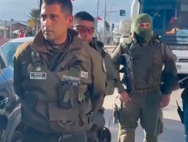 Insólito: Detienen a exseremi vestido de Carabinero controlando el tránsito en La Serena