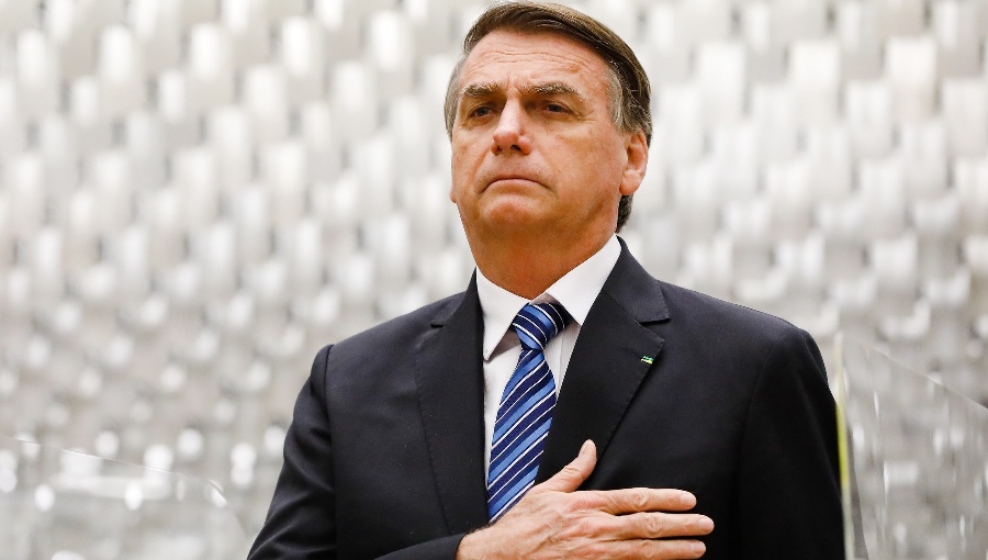 Juez de Brasil mantiene arresto domiciliario de Bolsonaro tras hallazgo de pistola