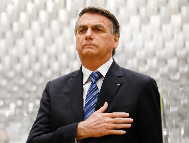 Juez de Brasil mantiene arresto domiciliario de Bolsonaro tras hallazgo de pistola