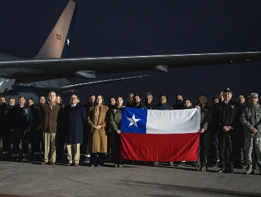 Retornan los 45 bomberos rescatistas tras misión por terremotos en Venezuela