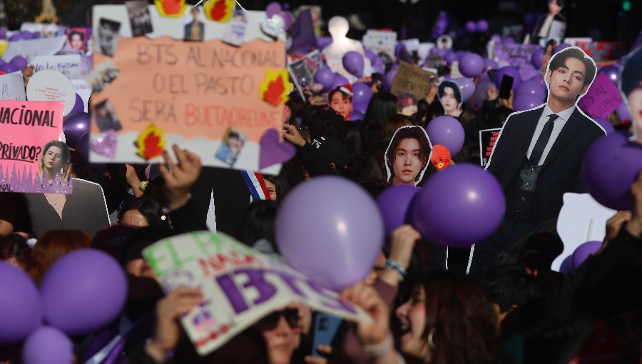 Fans de BTS marchan en Chile para exigir claridad sobre sus conciertos