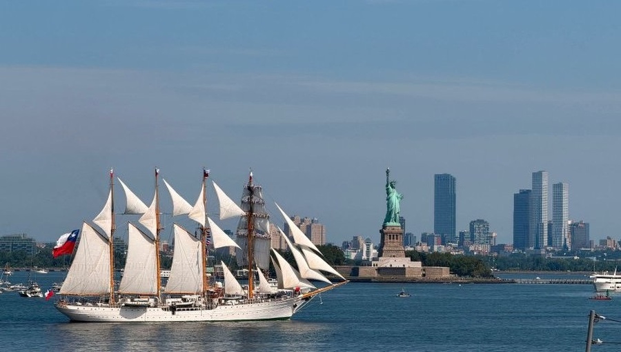 La "Esmeralda" y ministros chilenos celebran los 250 años de EE.UU. en Nueva York