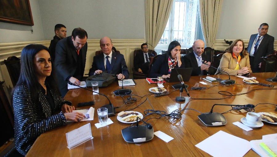 Senado inicia discusión en particular de la megarreforma y mantiene plazos para votarla