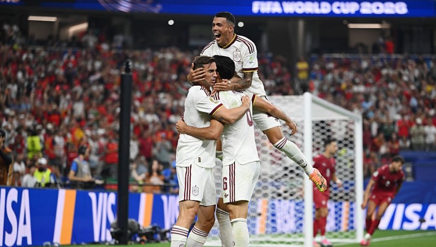 España derrotó en los descuentos a Portugal y clasificó a los cuartos de final del Mundial
